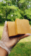 Load image into Gallery viewer, TUMERIC HONEY SOAP